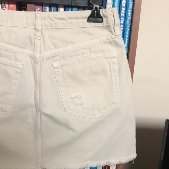 We The Free Off White Distressed Button Fly High Rise Denim Skirt Sz 27 - Picture 10 of 13